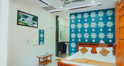 Marigold Stay Inn Room Type - King Bed Room with City View