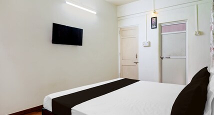 Hotel O Om Yatri Own Lodging Room Type - Classic
