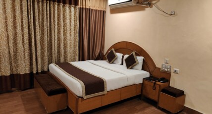Hotel Vandana Room Type - Premium Room
