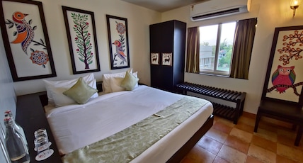 Tathastu Tadoba Room Type - Family Suite For 6 Person (3 Bedroom With Living Room)
