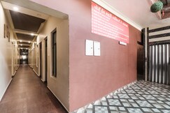 Hotel O Samrat