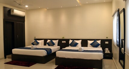 HOTEL SHANVI LANDMARK PANNA Room Type - SHANVI SUITE ROOM