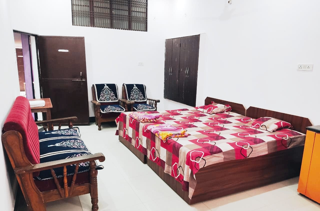 Ramashish kutir - Tap to explore photos