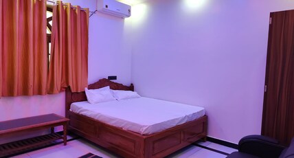 JANAKPURI PALACE HOTEL AND RESORT Room Type - Deluxe Room