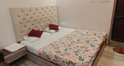 Hotel Goyal Inn Room Type - Nice and cozy Deluxe Room (Ideal for Couples) Hotel Goyal Inn Room Type - Nice and cozy Deluxe Room (Ideal for Couples)