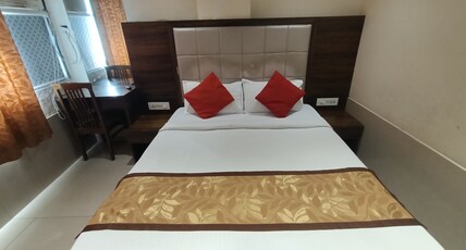 Hotel Regal Inn Room Type - Deluxe AC Room Hotel Regal Inn Room Type - Deluxe AC Room