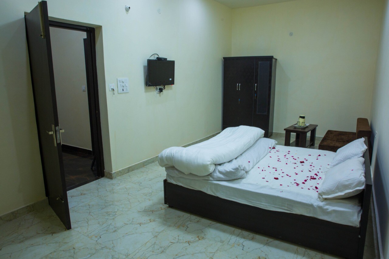 FESTIVE BELLS - Tap to explore photos