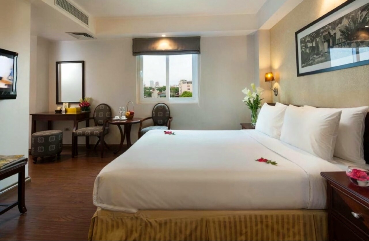 Skylark Boutique Hotel - Tap to explore photos