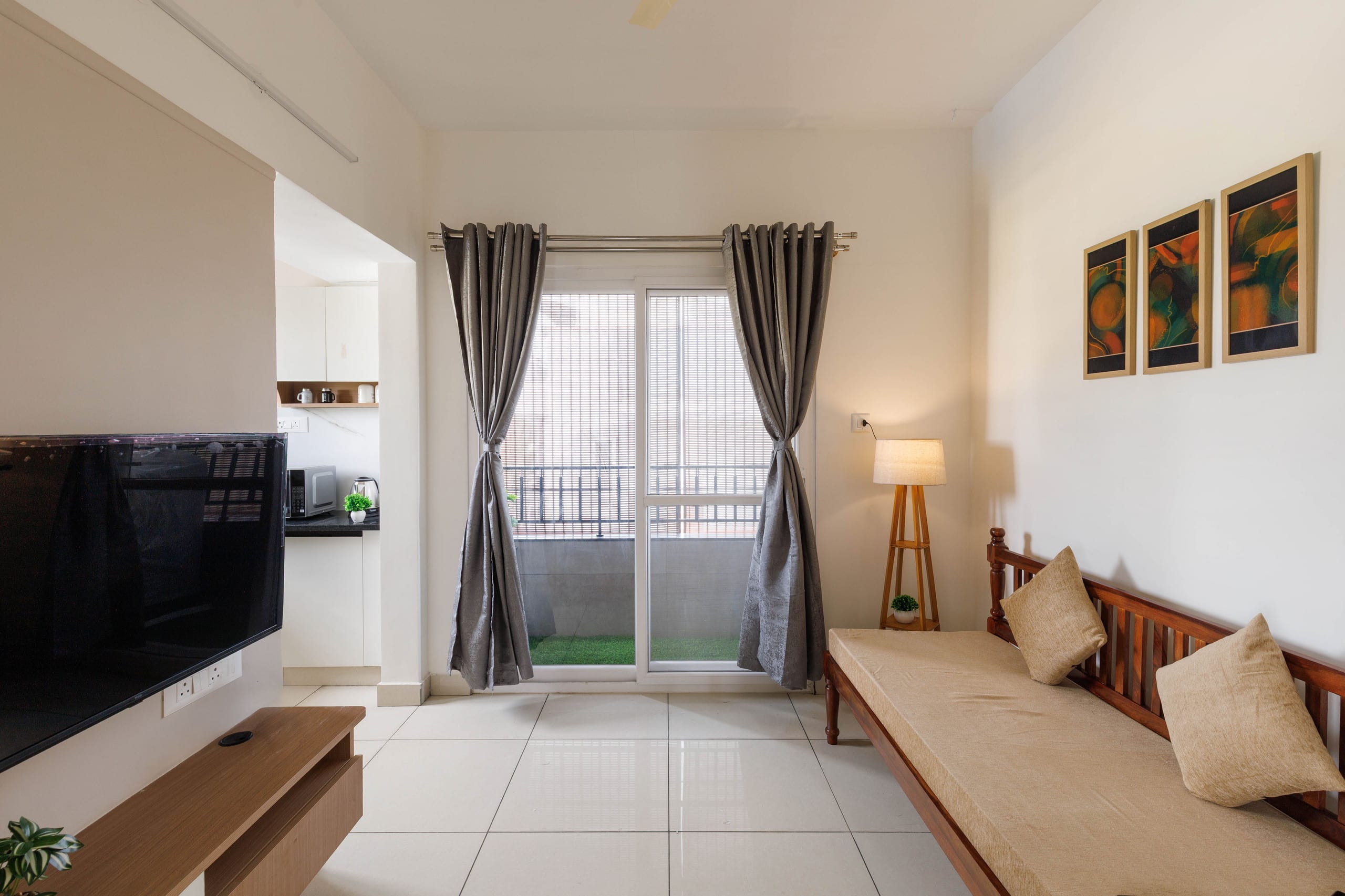 Palm View 1BHK Nr ITPL Whitefield - Tap to explore photos