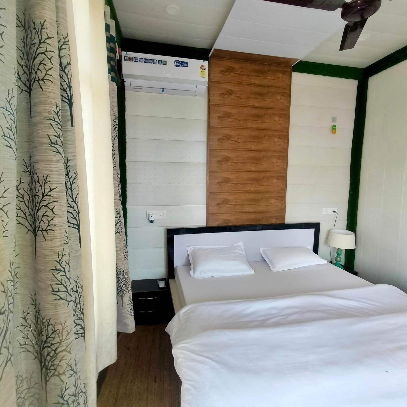 Aaron Patho Homestay - Tap to explore photos