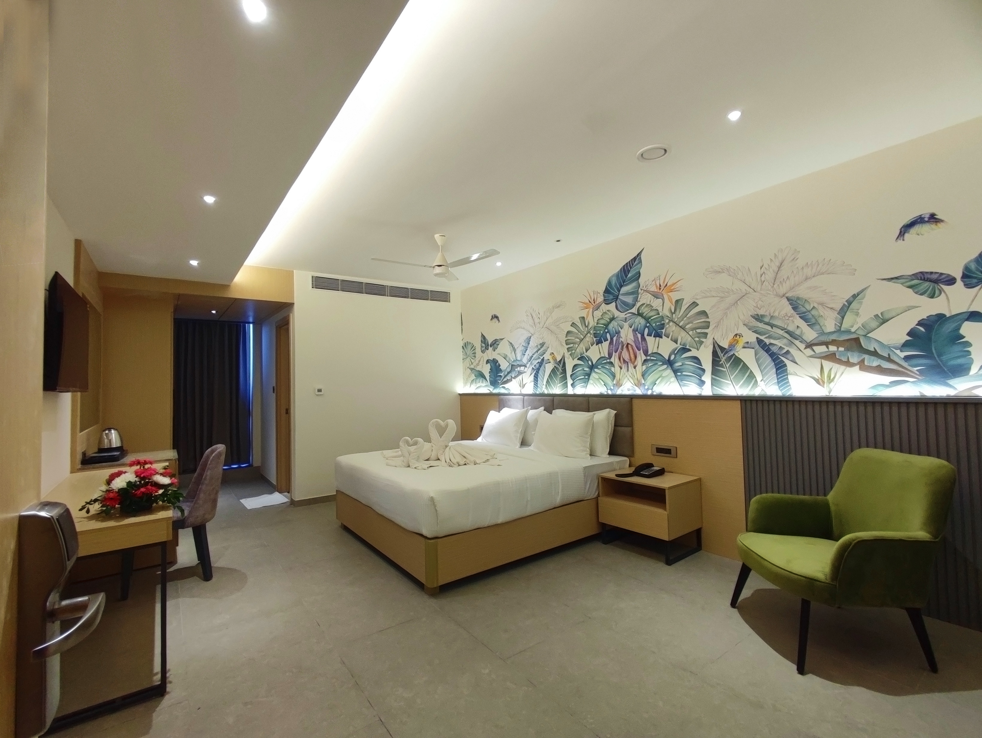 Signature Hotels - Tap to explore photos