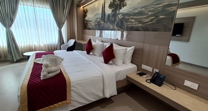 HOTEL JAYA PALACE Room Type - Deluxe room HOTEL JAYA PALACE Room Type - Deluxe room