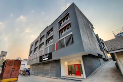 Collection O Pune Mandai Metro Station