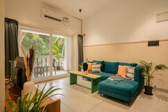 ZIVAH 1BHK LazyDazeStays Near Thalassa BoilerMaker
