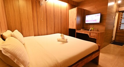 Baba Tourist Lodge Room Type - 102