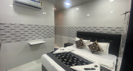 Hotel Sai Residency Room Type - Deluxe Room