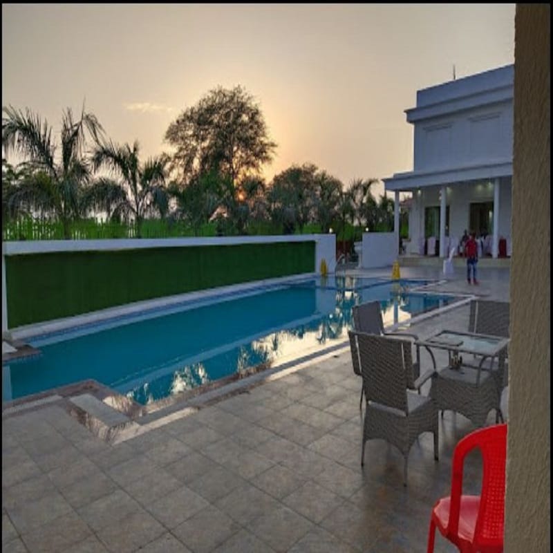 Hotel Hundred Palms Resort - Tap to explore photos