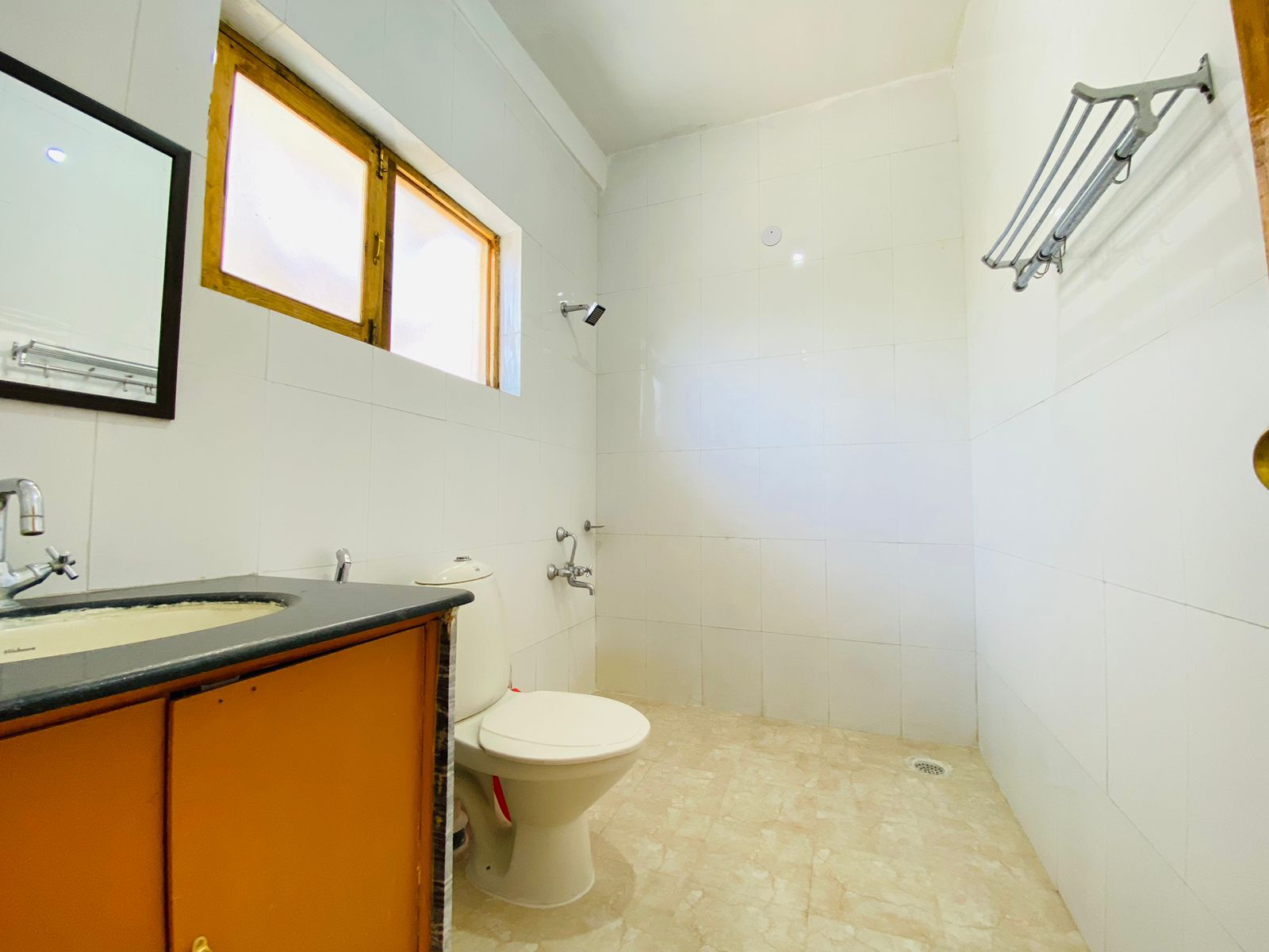 Smanla Guest House - Tap to explore photos