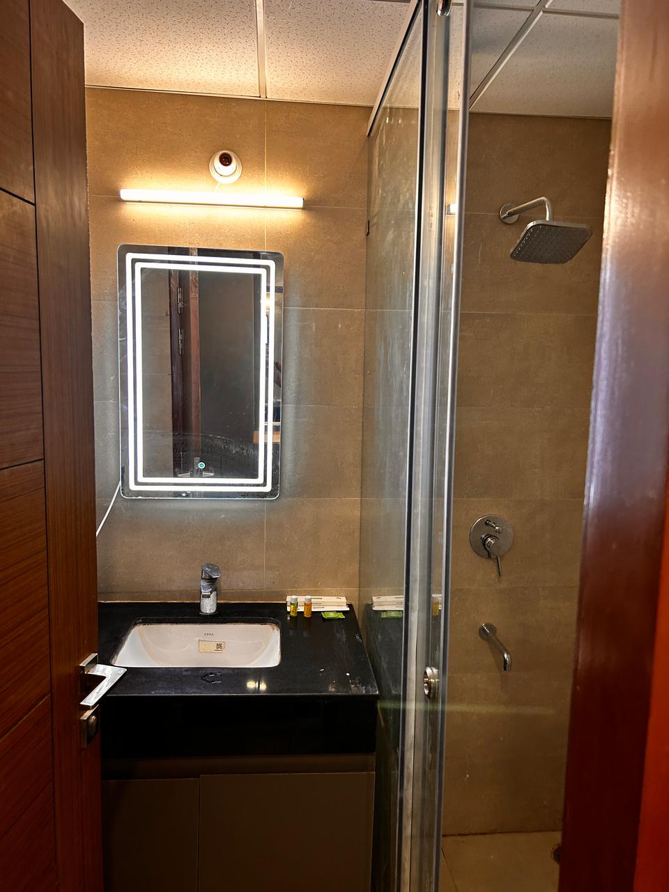 Comfy Stays - Tap to explore photos