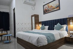 Hotel The Sky Blue & Caffe