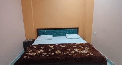 Shri Rudra Residency Room Type - Deluxe AC Room with Attached bathroom 