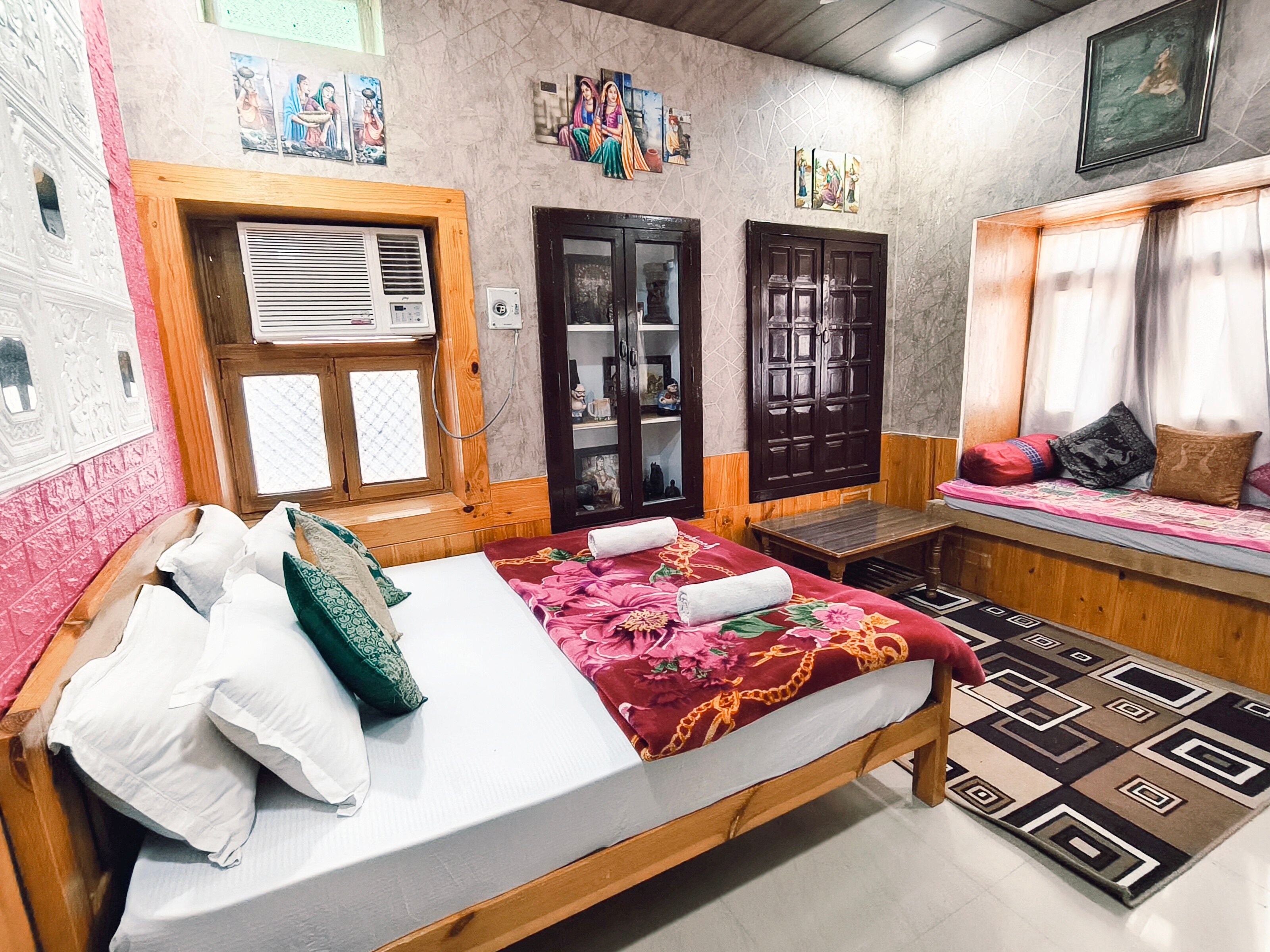 Hotel Casa Del Sol - Tap to explore photos