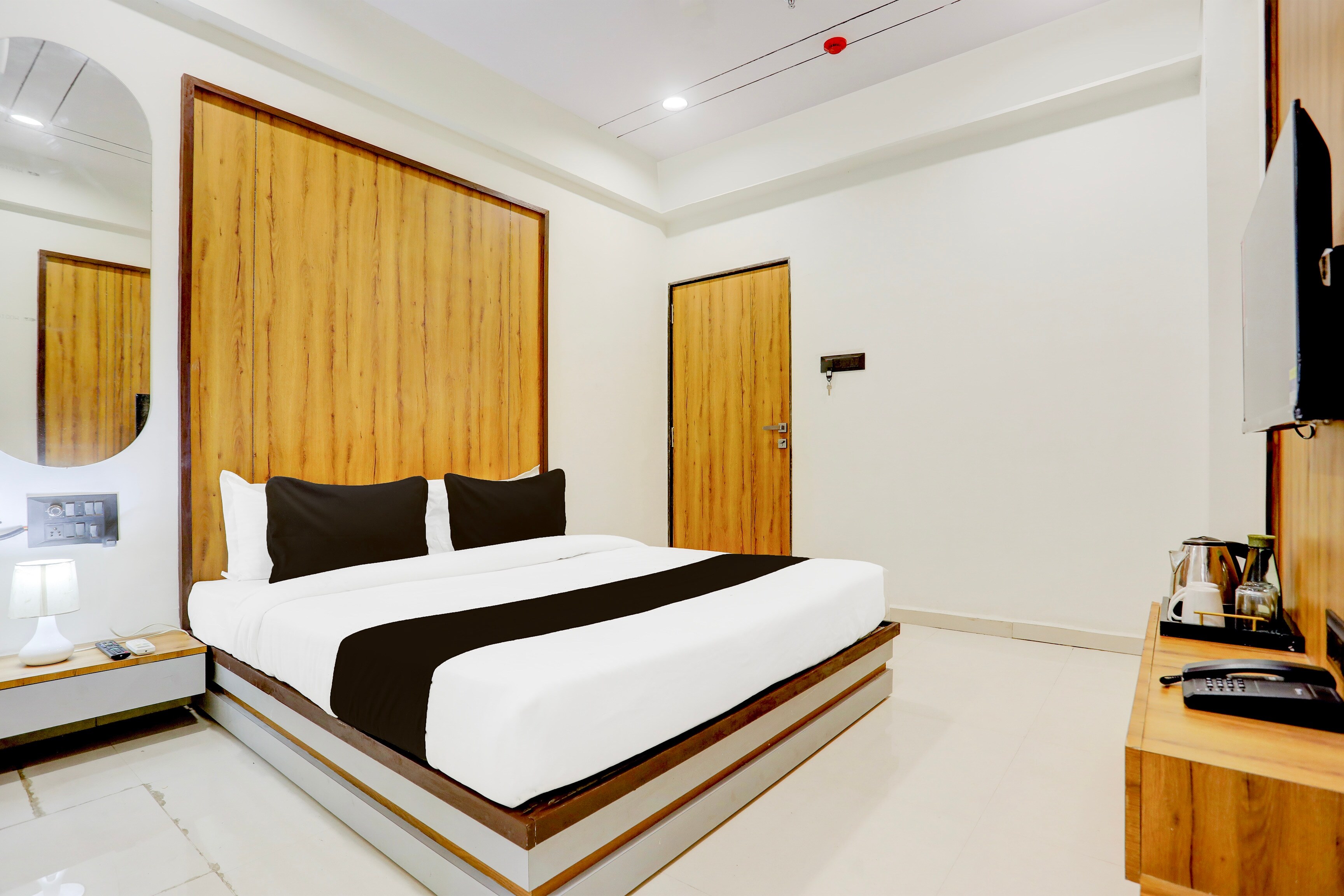 Hotel O ALEXA Hotel - Tap to explore photos