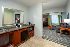 Hampton Inn & Suites by Hilton Mobile I-65@ Airport Blvd