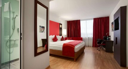 Ramada Encore by Wyndham Geneva Room Type - Business 1 King Bed Non-Smoking Room