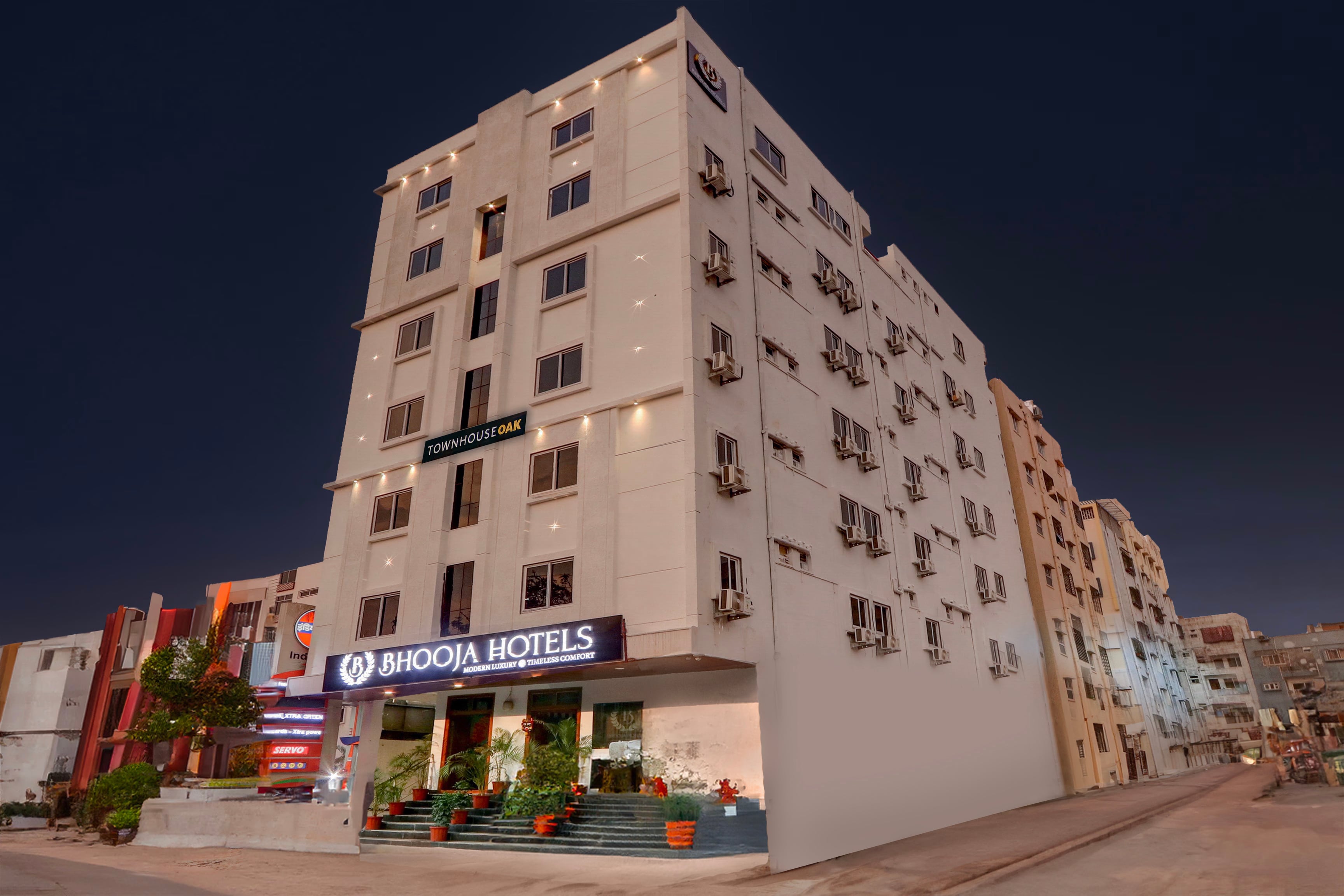 Townhouse OAK BHOOJA HOTELS - Tap to explore photos