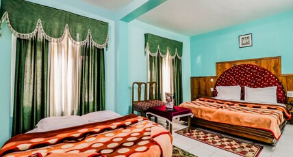 Hotel Mohan Palace Room Type - Four Bed Family Suite