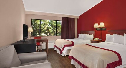 Ramada by Wyndham Torrance Room Type - 2 Double Beds, Non-Smoking