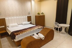 Hotel Mannat Bathinda
