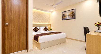 Hotel D' Capitol - Delhi Airport Room Type - Deluxe King Room Hotel D' Capitol - Delhi Airport Room Type - Deluxe King Room