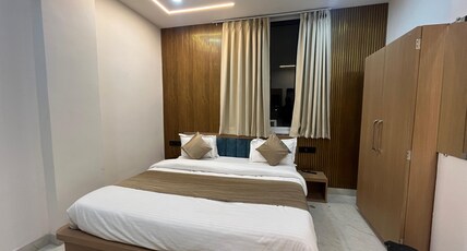 KRISHNA RESIDENCY Room Type - Deluxe Room