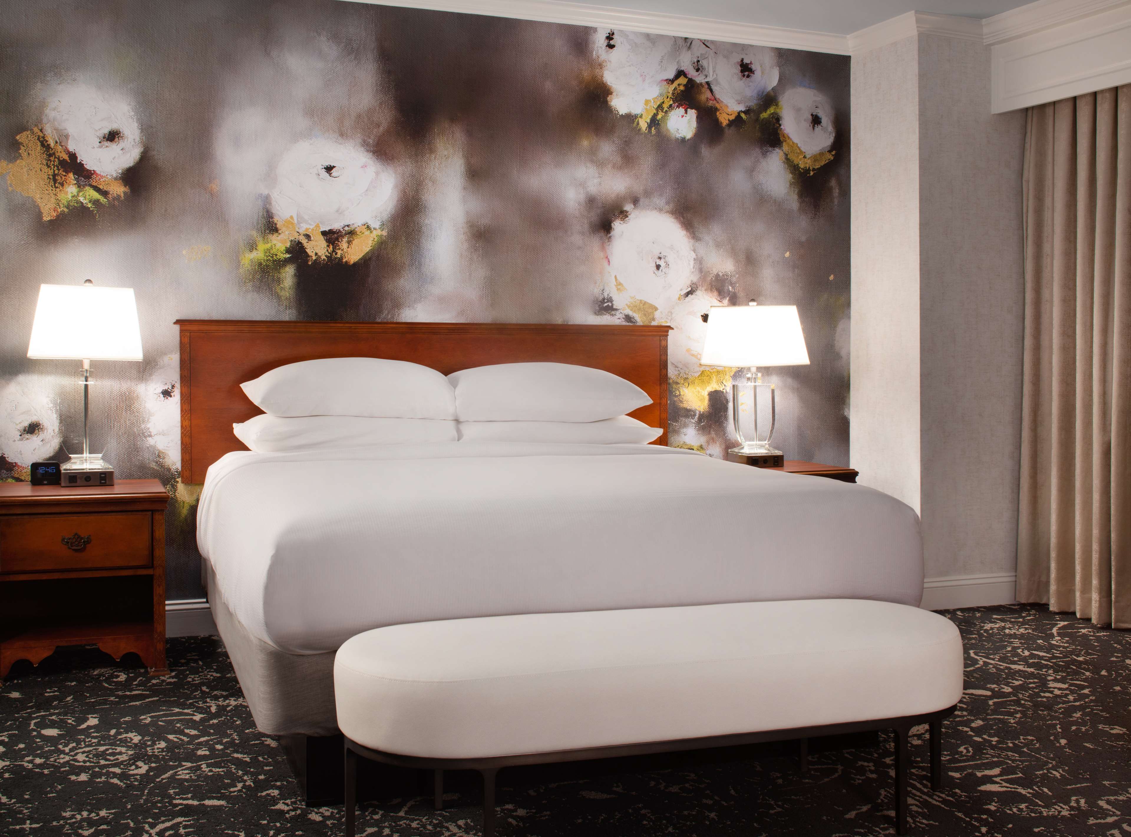 Hilton Atlanta Marietta Hotel & Conference Center - Tap to explore photos