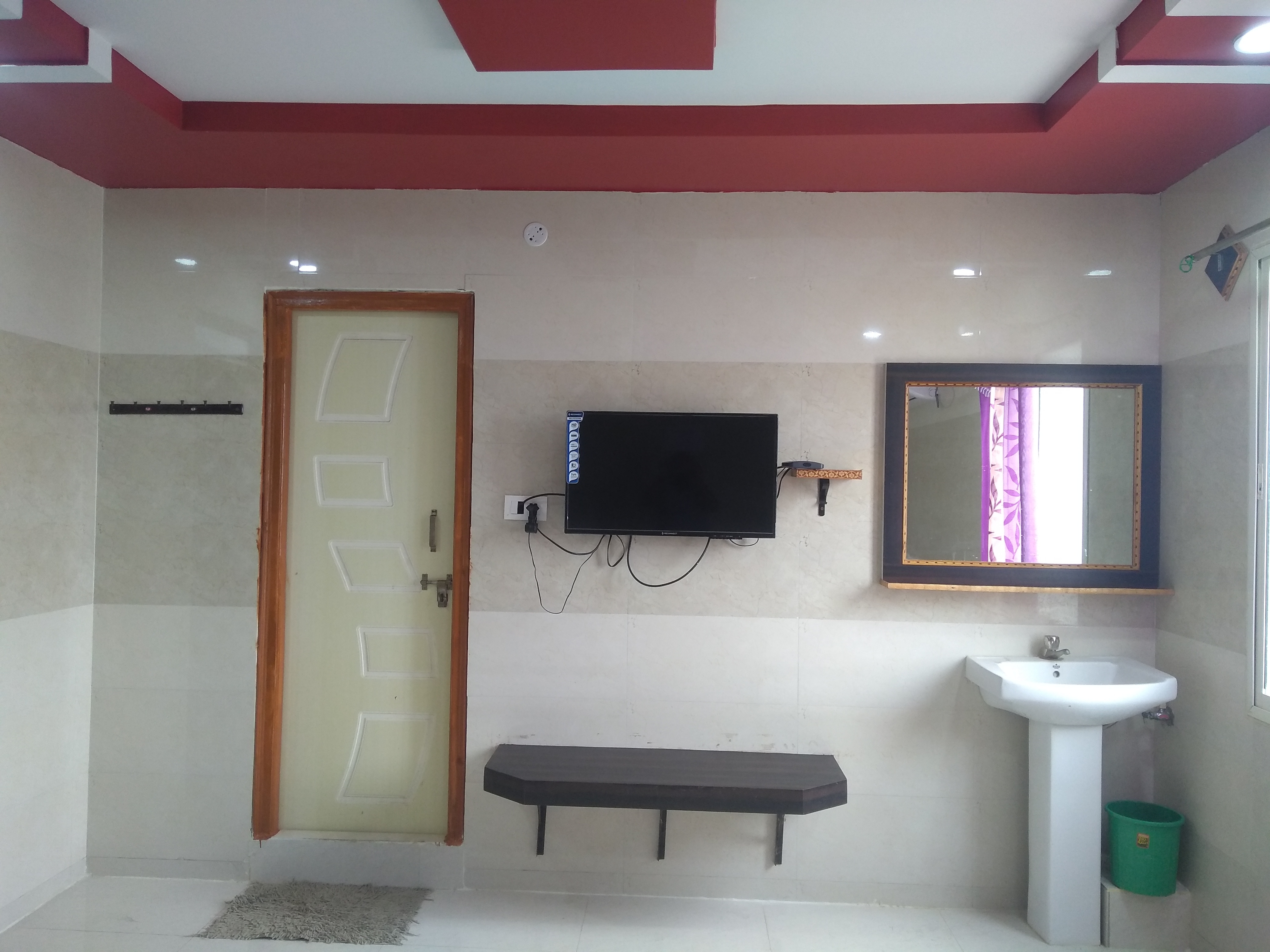 SREE GURU SANNIDHI ( A BUDGET LUXURY LODGE) - Tap to explore photos