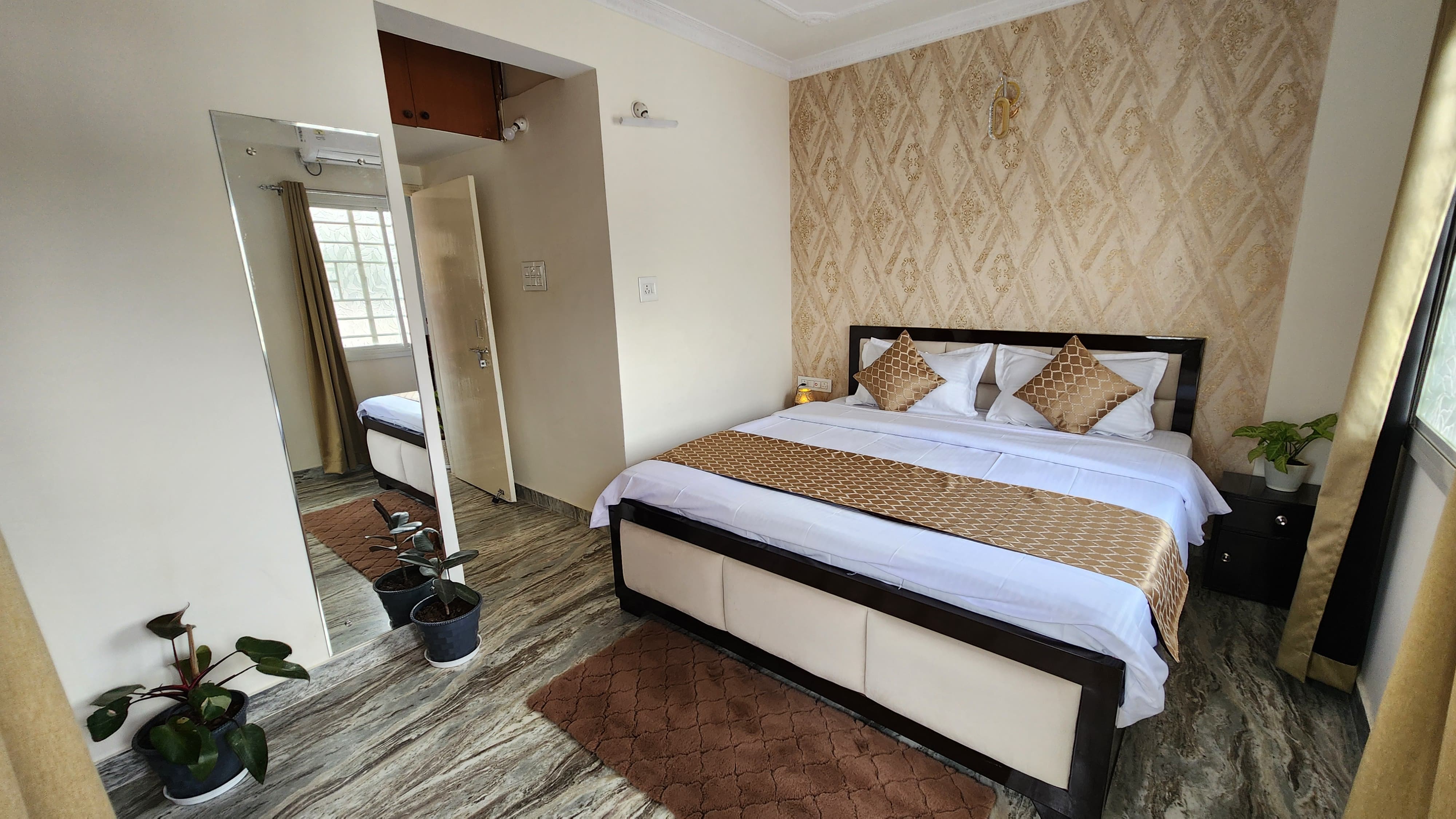 Super Clean 1BHK/2BHK Convenient & Prime Location - Tap to explore photos