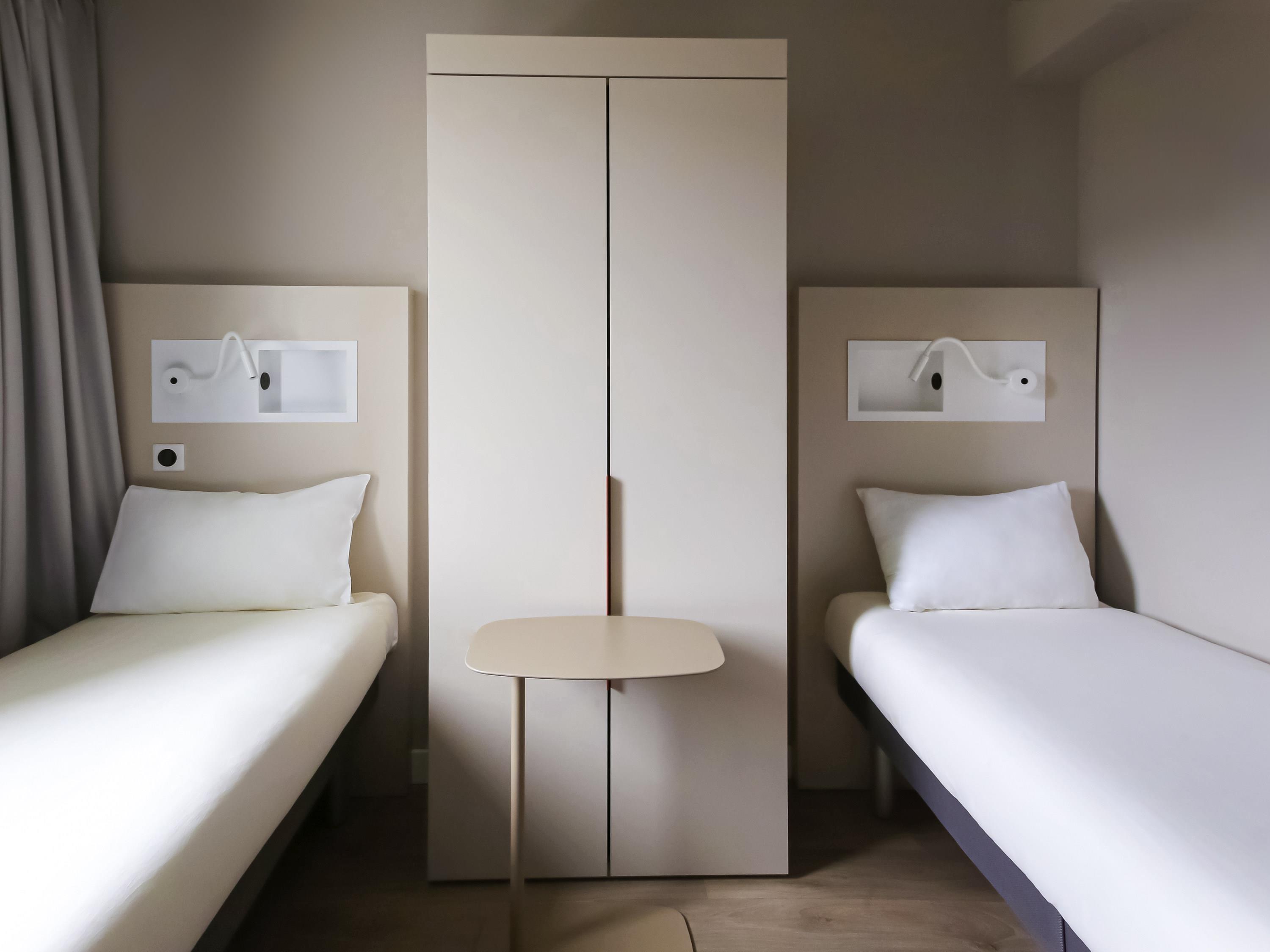 Ibis Budget Saint-Genis-Pouilly Gen - Tap to explore photos