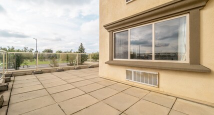 Holiday Inn LETHBRIDGE Room Type - 1 Bedroom Suite Executive Board Room 2 Queen