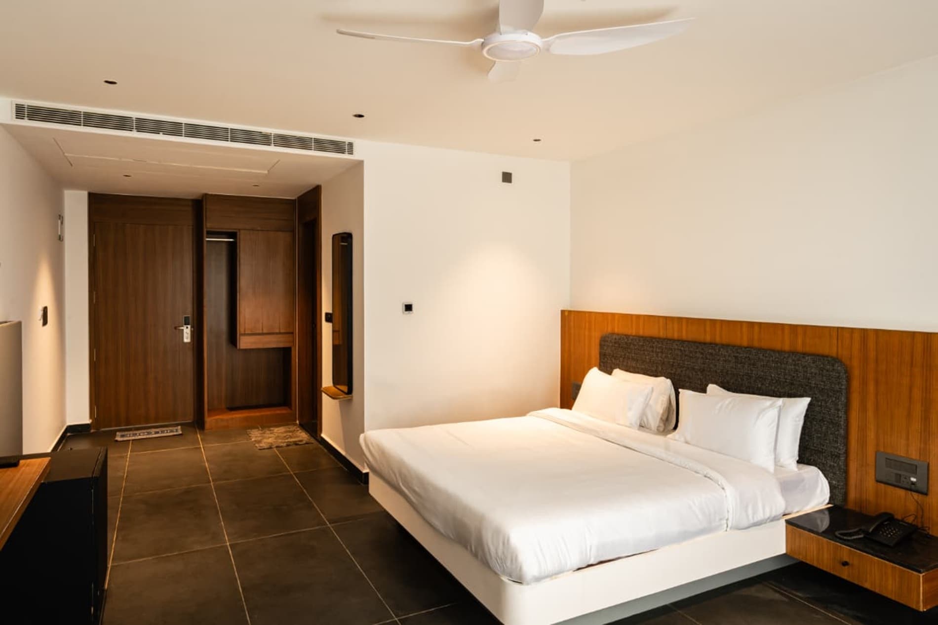 AVM Elite Suites - Tap to explore photos