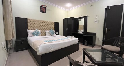 Hotel Grand Inn Room Type - Deluxe Double Room