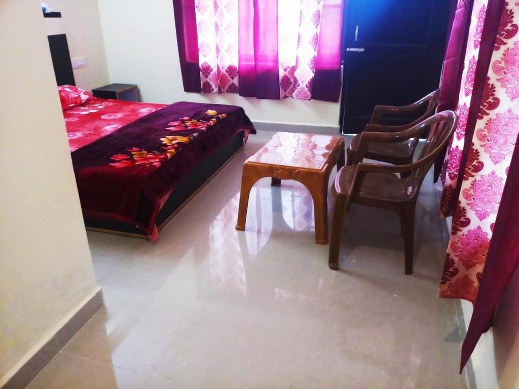 Hotel Maya - Tap to explore photos