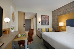 Holiday Inn and Suites Nashville Dtwn - Conv Ctr