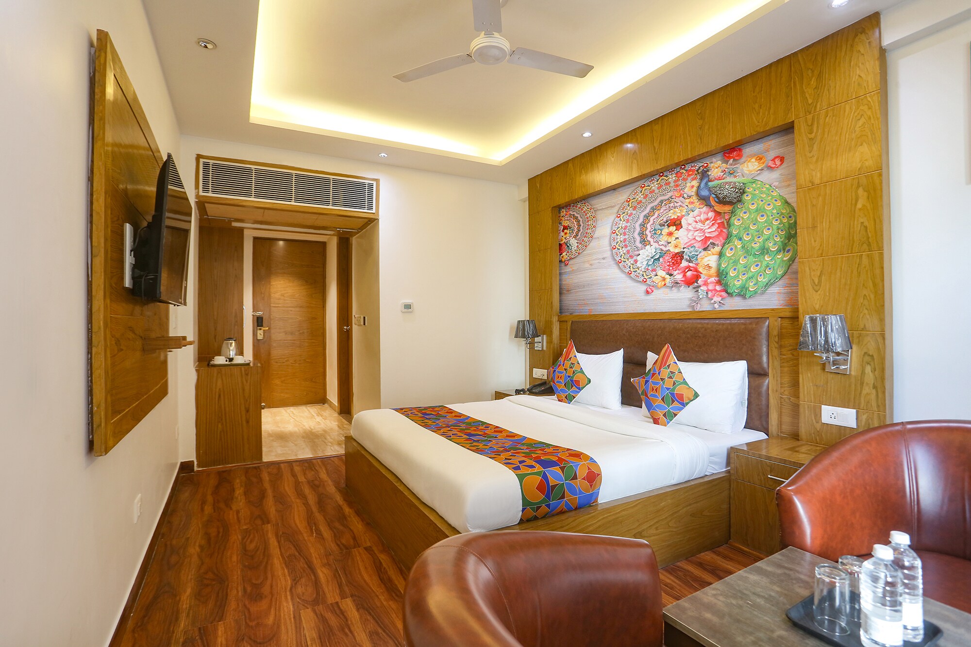 FabHotel Prime Green Lotus Star 17 - Nr. Yashobhoomi Convention Centre - Tap to explore photos