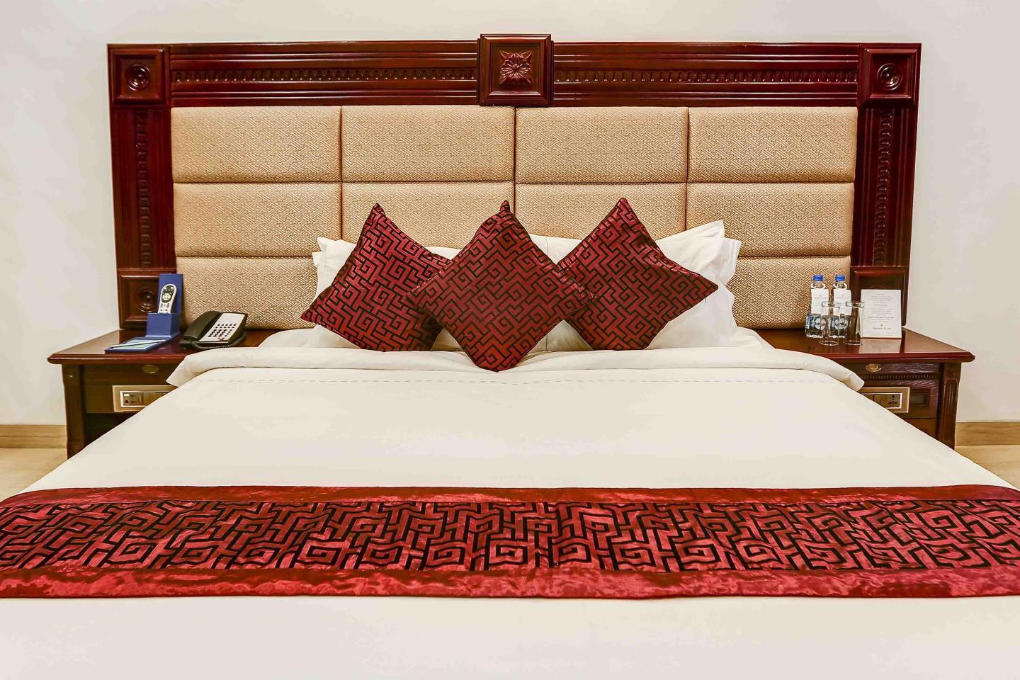 Golden Chariot Vasai Hotel And Spa  - Tap to explore photos