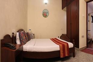 EATING MALL, HOTELS AND PARTY HALL Room Type - Deluxe Room
