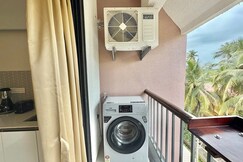 InstaWorthy Studio Walk to CandolimBeach WiFi C404