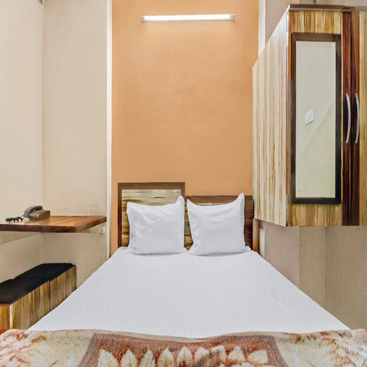 Hotel Jaison - Tap to explore photos