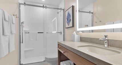 Candlewood Suites COLLINGWOOD, an IHG hotel Room Type - 1 King Bed Studio
